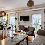 Avocado Center- Pet Friendly! 公寓 *