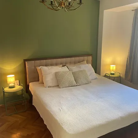 Apartman Avocado Apartment City Center- Pet Friendly! *