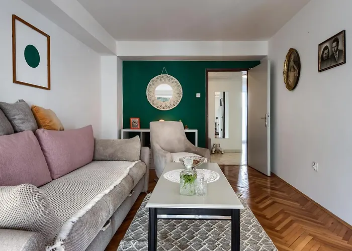 Avocado Center- Pet Friendly! * Pula